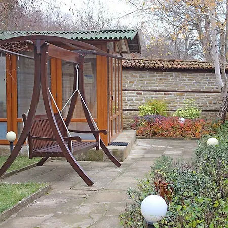 Ralevi House Katuniște
