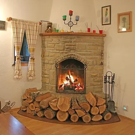 Ralevi House Pensiune Katuniște