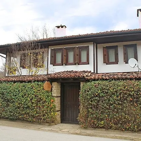 Ralevi House * Katuniște
