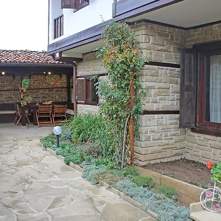 Ralevi House *